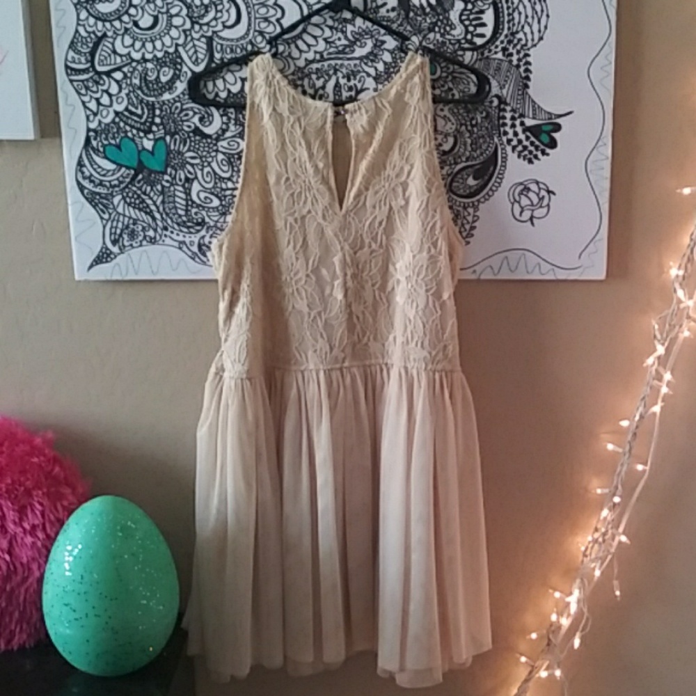 Atmosphere - Picture 2 of 8